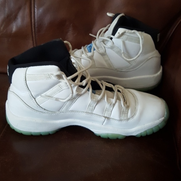 ***SOLD***  Nike air Jordan 11 size 6.5Y women's 8 - Picture 4 of 7
